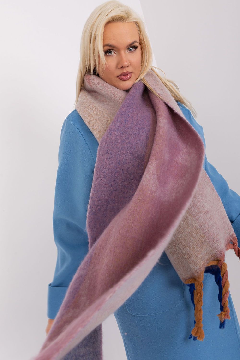 Shawl model 190553 AT