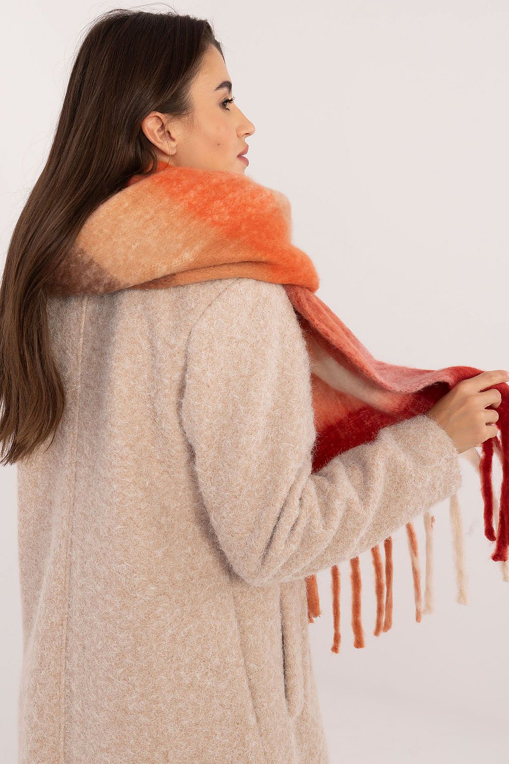 Shawl model 203180 AT