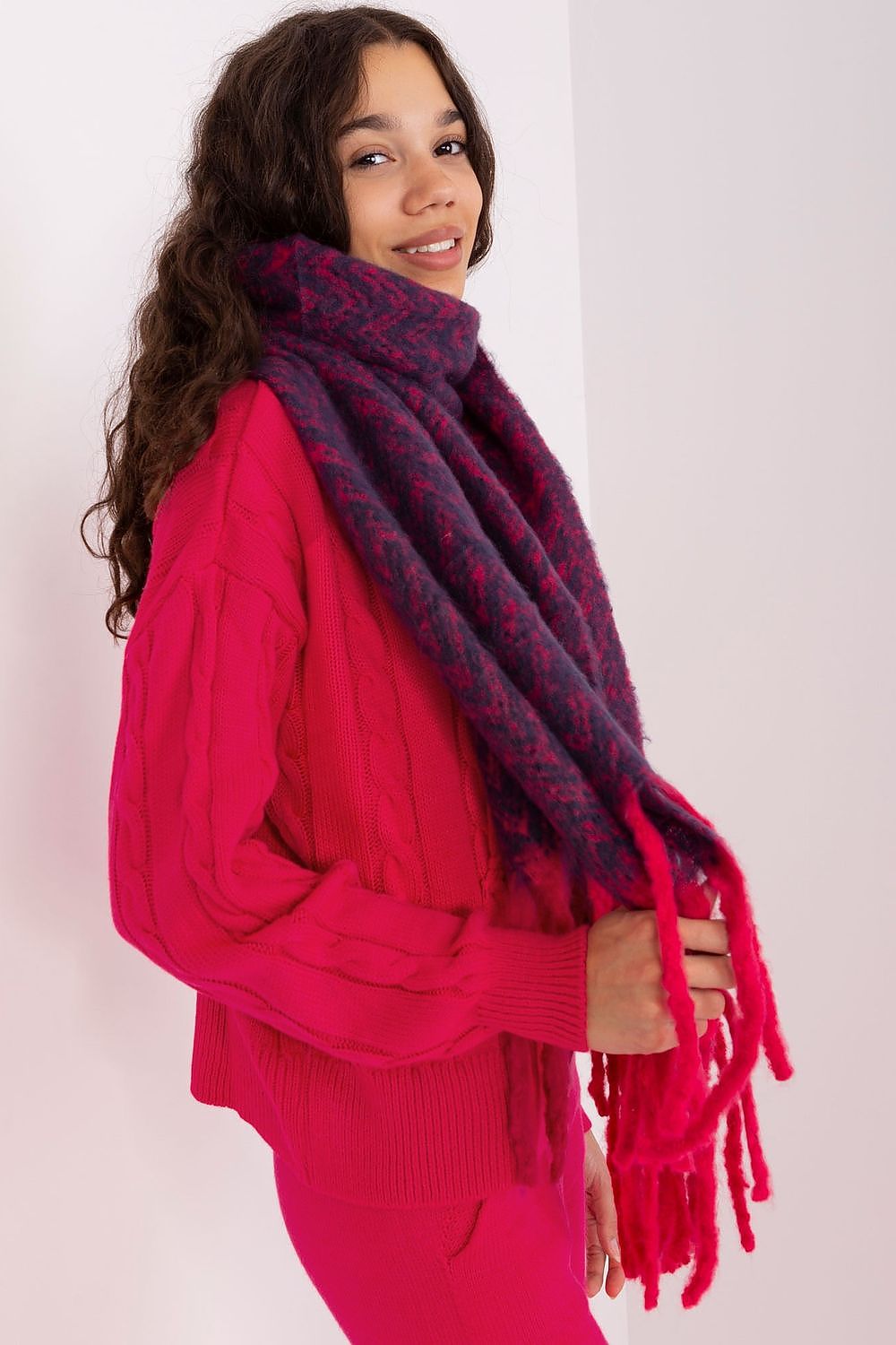 Shawl model 205971 AT