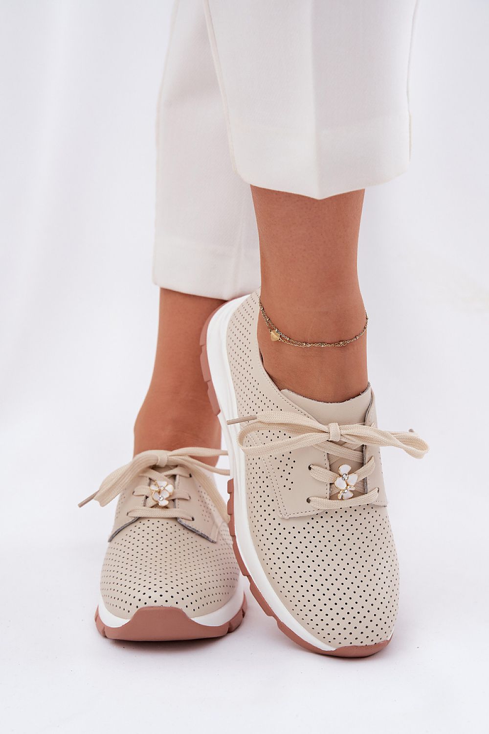  Low Shoes model 212568 Step in style 