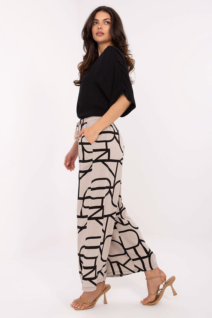  Women trousers model 215117 Sublevel 