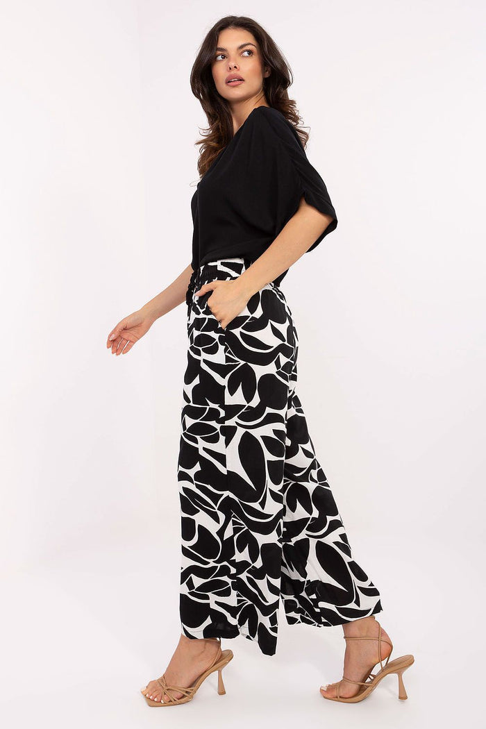  Women trousers model 215122 Sublevel 