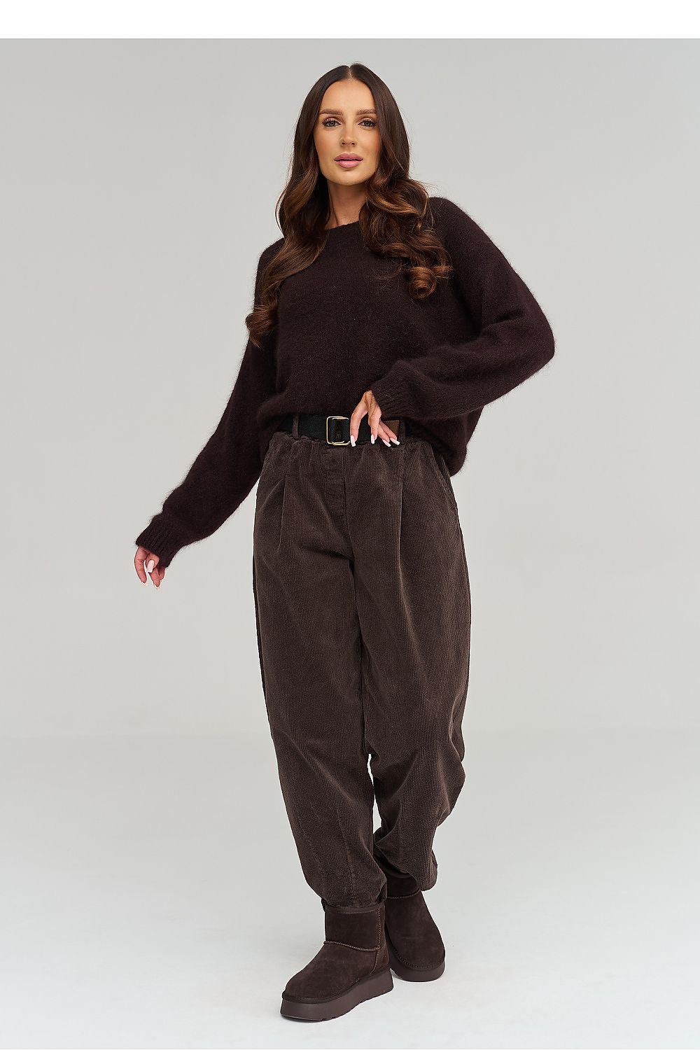 corduroy trousers model 232016 Makadamia 